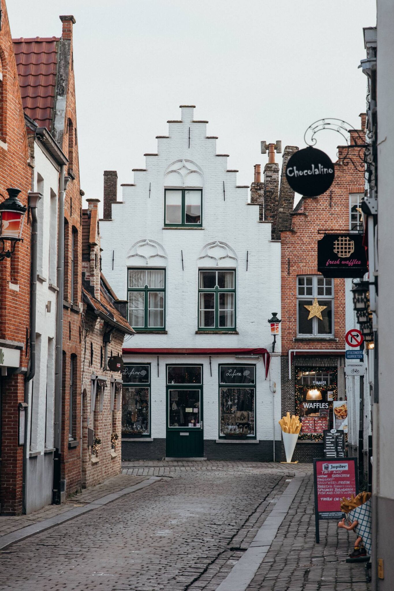 My Authentic Walking Tour of Bruges - wafflesandlamingtons